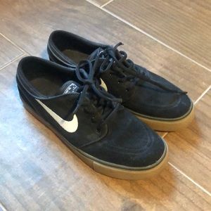 Black Rubber Janoski’s